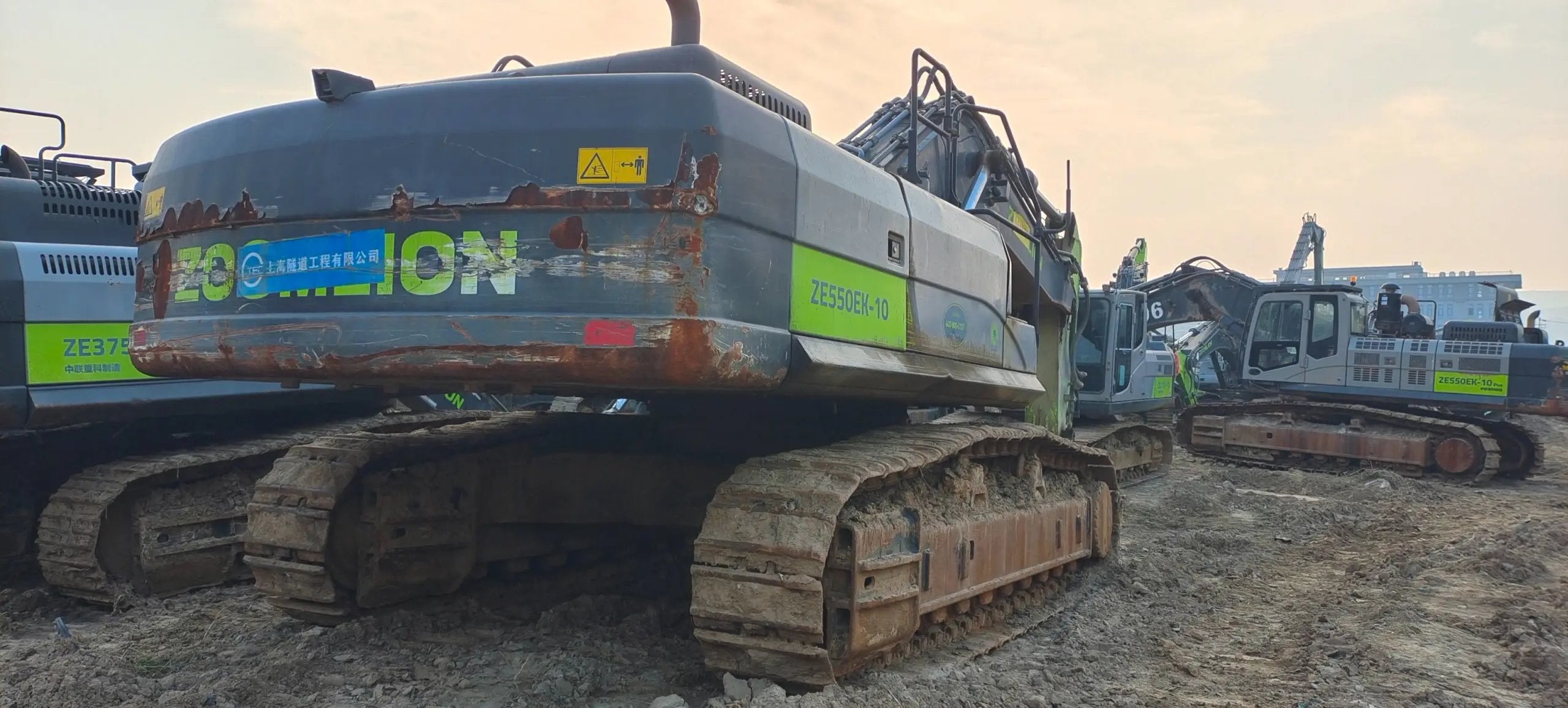 ZE550EK‑10‑1311 | 2022 | 3,588 h | Weinan — Beilite 200 hydraulic breaker included
