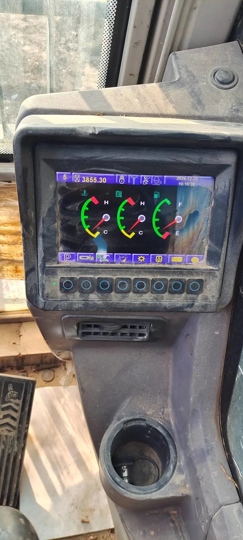 ZE550EK‑10‑1311 | 2022 | 3,588 h | Weinan — Beilite 200 hydraulic breaker included