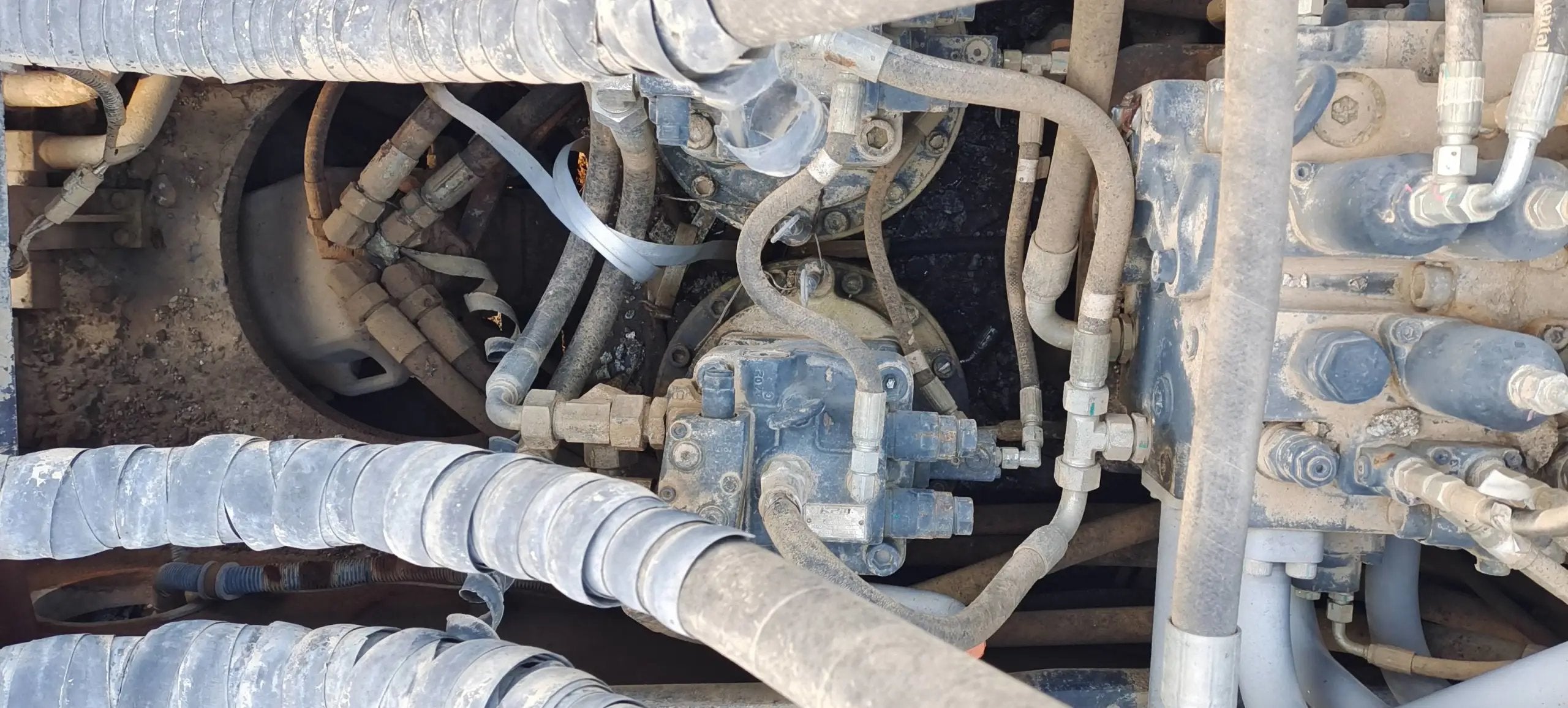 ZE550EK‑10‑1311 | 2022 | 3,588 h | Weinan — Beilite 200 hydraulic breaker included
