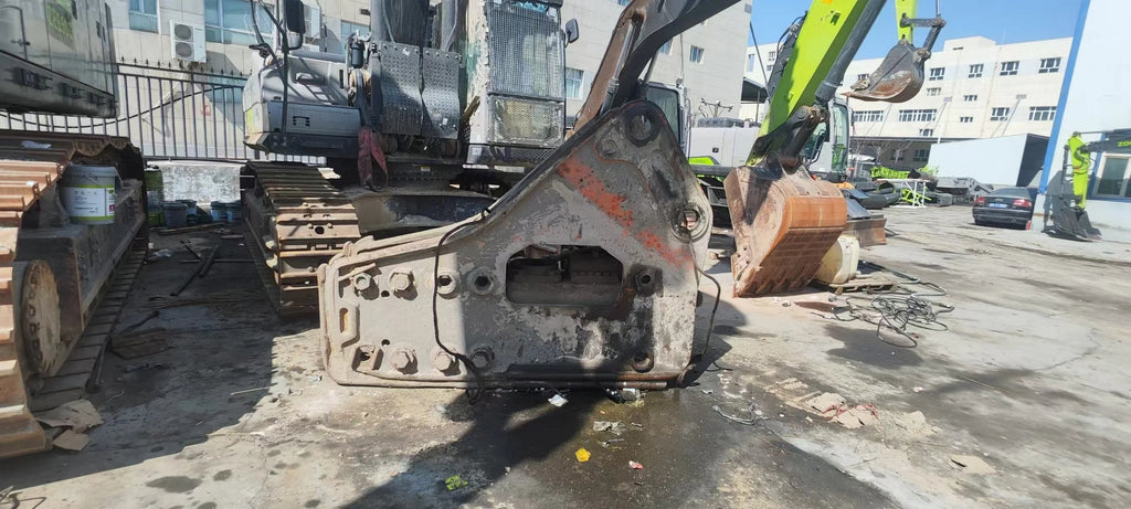 ZE550EK‑10Plus‑5006 | 2022 | 2,583 h | Urumqi — HOLLIS 200 hydraulic breaker