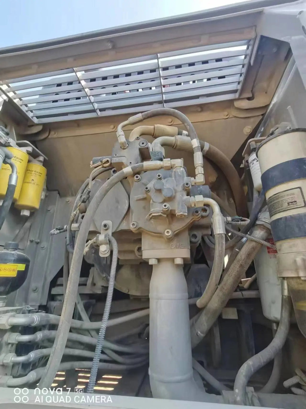 ZE550EK-10-1148 | Built 2022 | 275 hrs | Parked in Weinan — No bucket assembly fitted