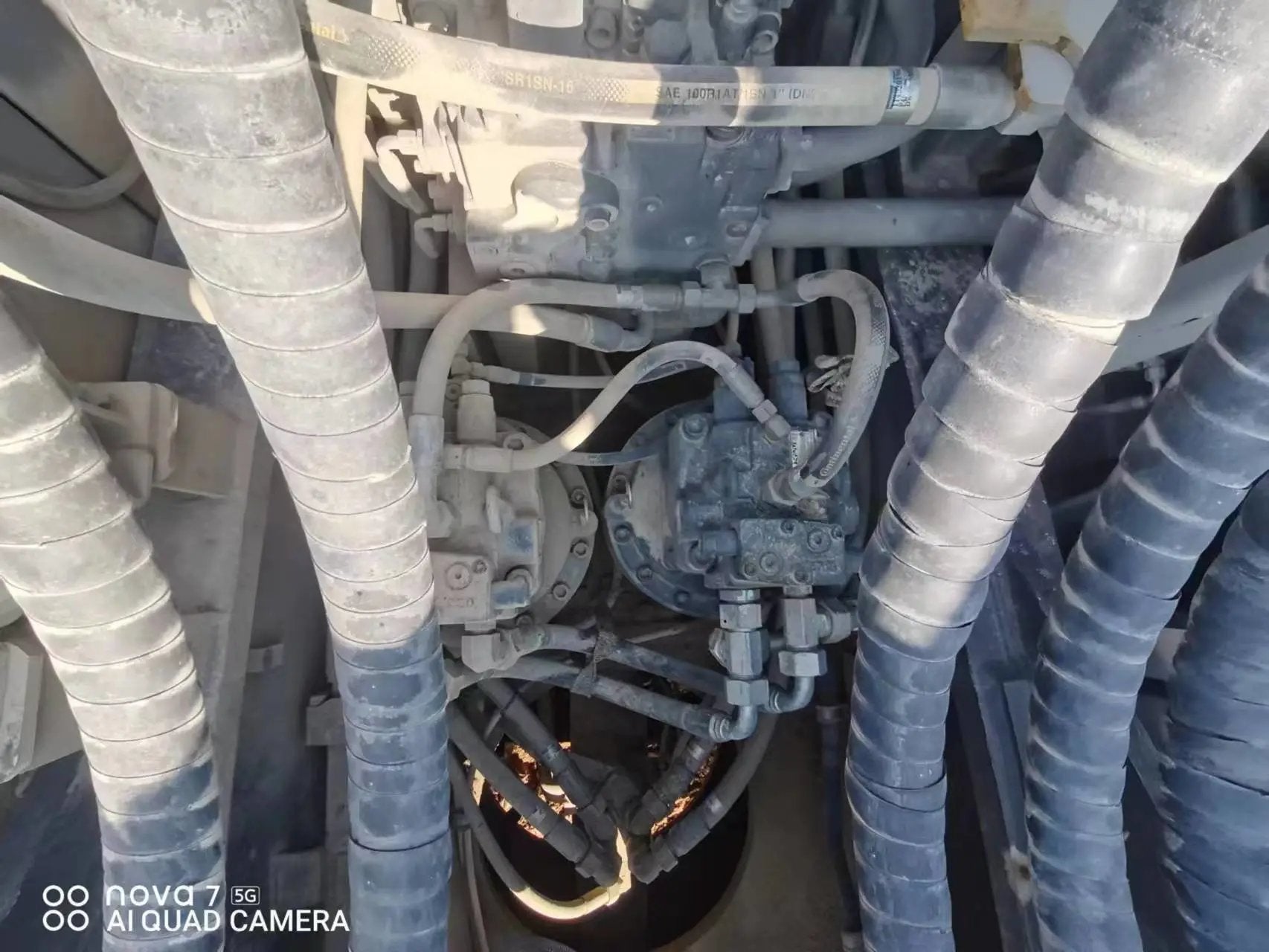 ZE550EK-10-1148 | Built 2022 | 275 hrs | Parked in Weinan — No bucket assembly fitted