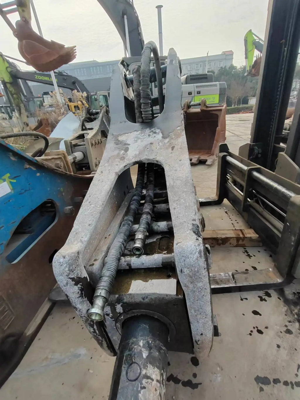 ZE550EK‑10‑1224 | 2021 | 3,429 h | Weinan — AIDI 200 hydraulic breaker