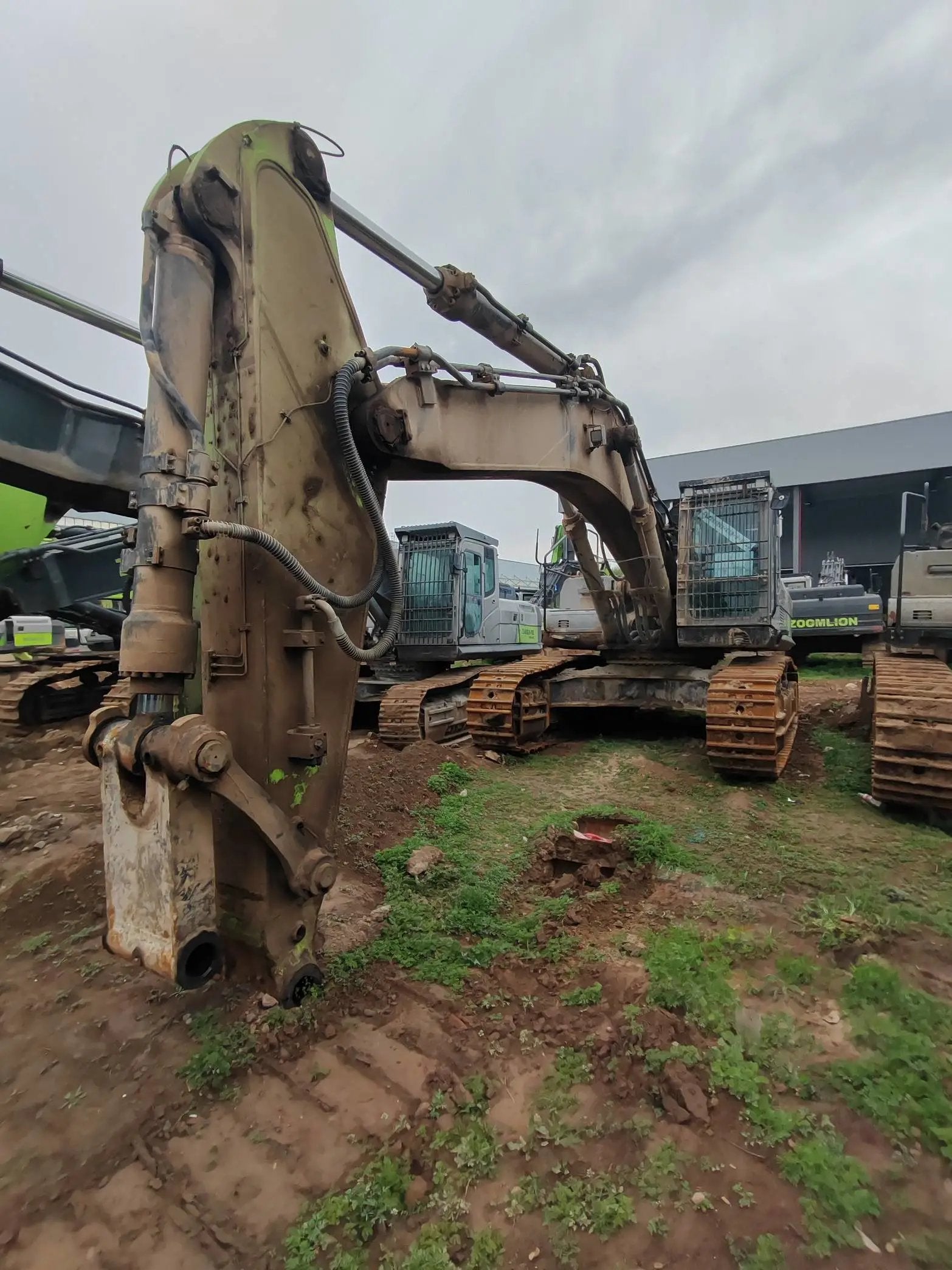 ZE550EK-10-1118 | Built 2021 | 3,614 hrs | Parked in Weinan — Fitted with AIDI 200 hydraulic breaker (艾迪200破碎锤)
