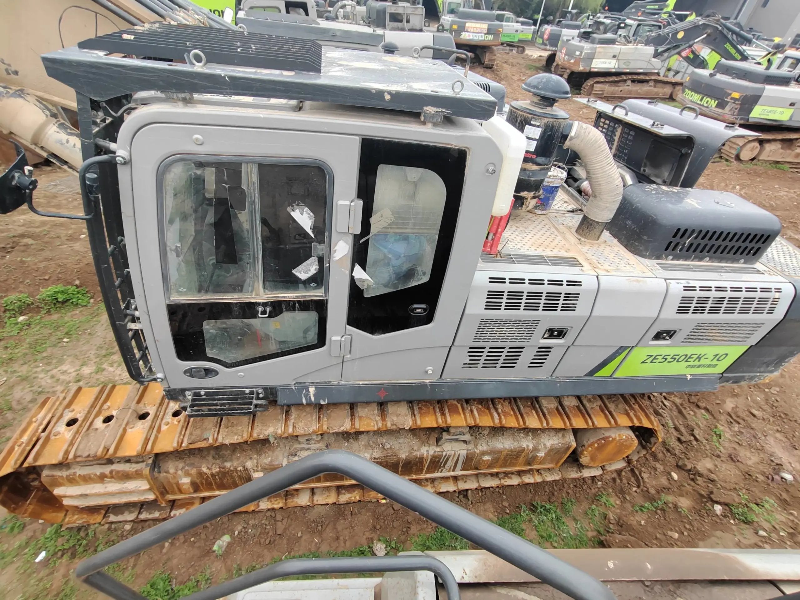 ZE550EK-10-1118 | Built 2021 | 3,614 hrs | Parked in Weinan — Fitted with AIDI 200 hydraulic breaker (艾迪200破碎锤)