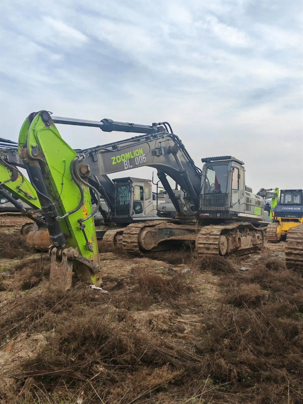 ZE550EK‑10‑1289 | Manufactured: March 2022 | 2,897 hours | Located: Weinan, Shaanxi, China | Bucket included