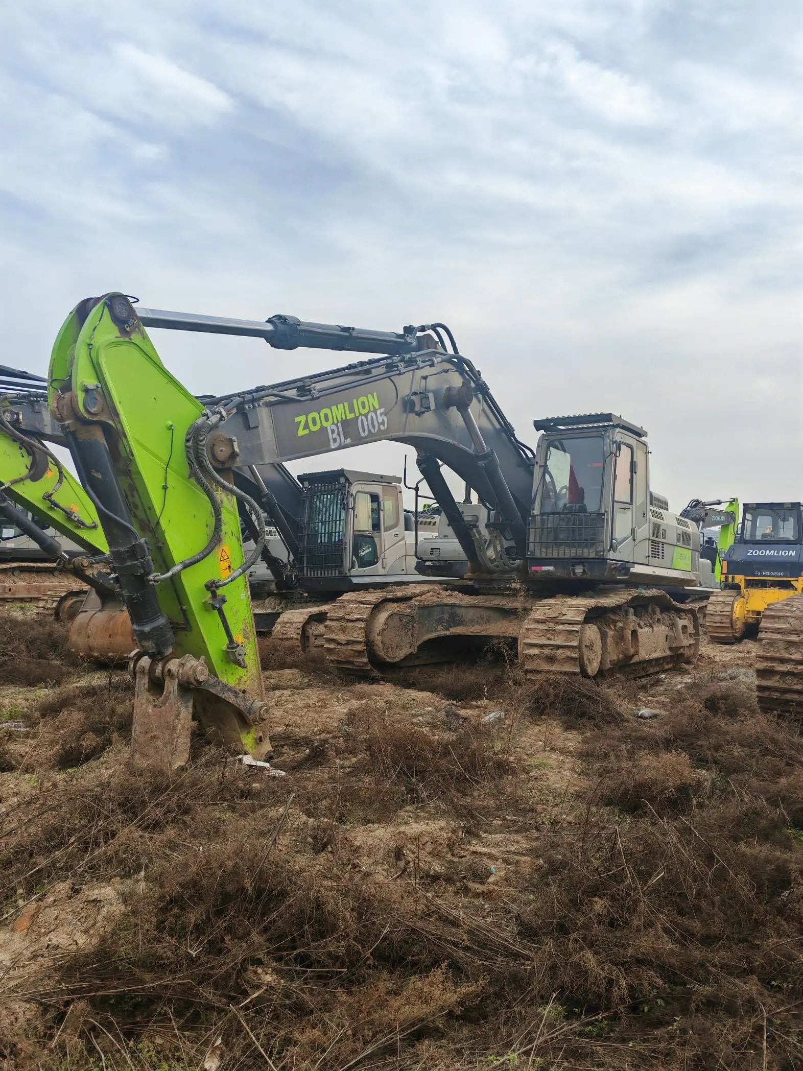 ZE550EK‑10‑1289 | Manufactured: March 2022 | 2,897 hours | Located: Weinan, Shaanxi, China | Bucket included