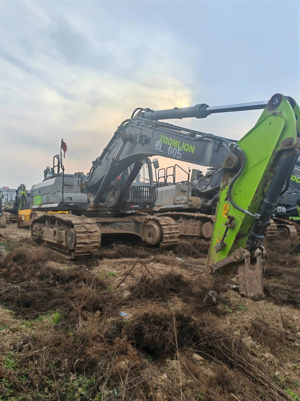 ZE550EK‑10‑1289 | Manufactured: March 2022 | 2,897 hours | Located: Weinan, Shaanxi, China | Bucket included
