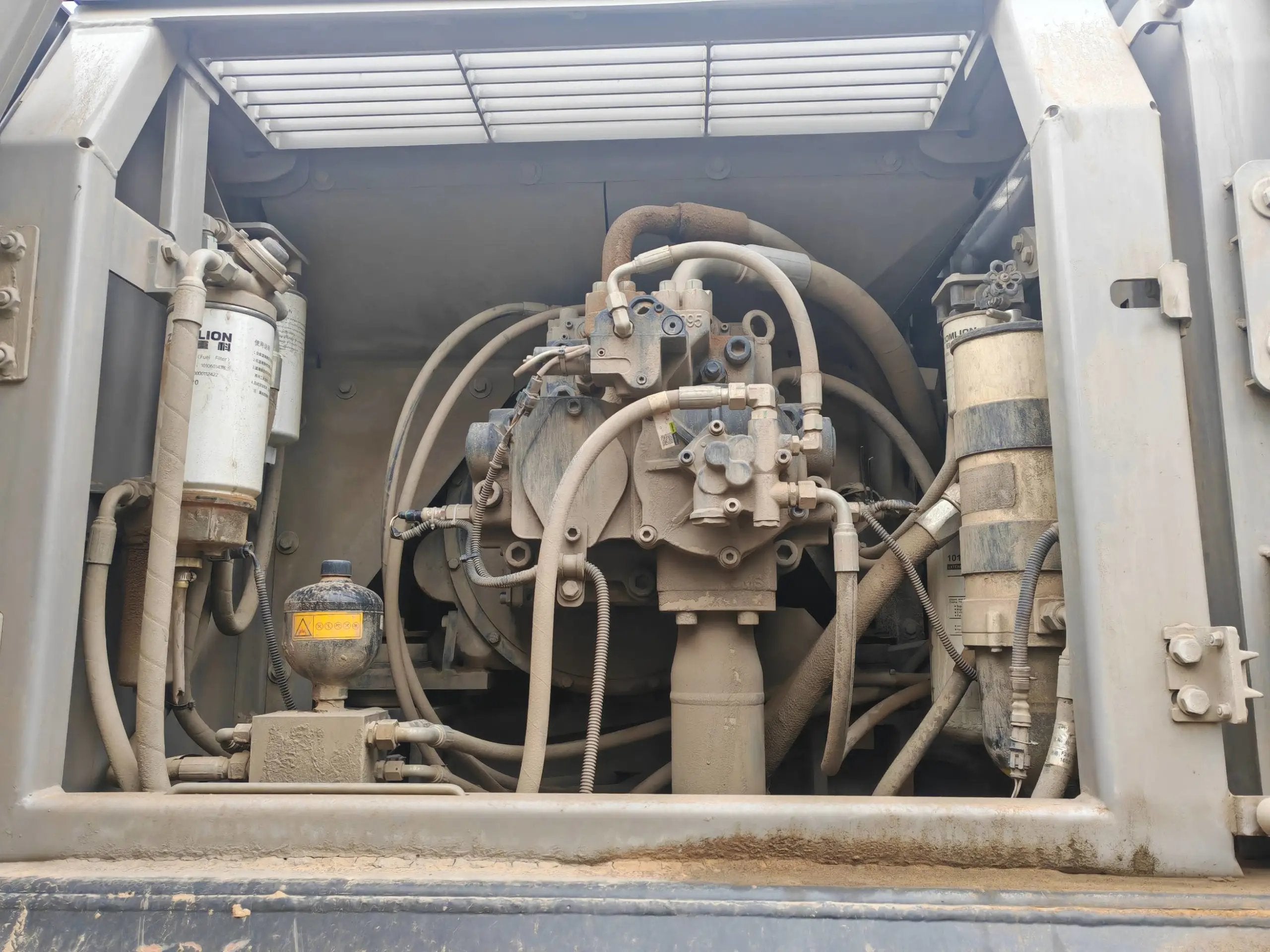 ZE550EK‑10‑1289 | Manufactured: March 2022 | 2,897 hours | Located: Weinan, Shaanxi, China | Bucket included