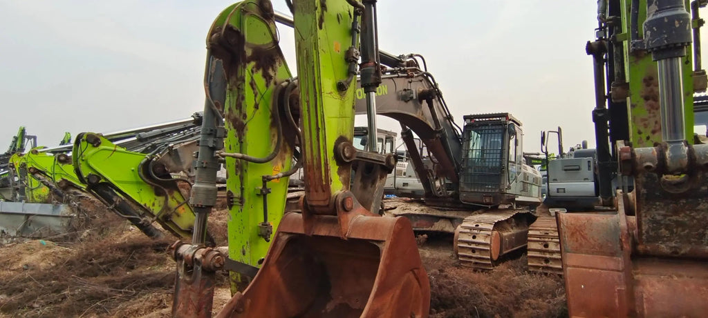 ZE550EK-10-1176 | Built May 2021 | 4,257 hrs | Parked in Weinan — No bucket assembly