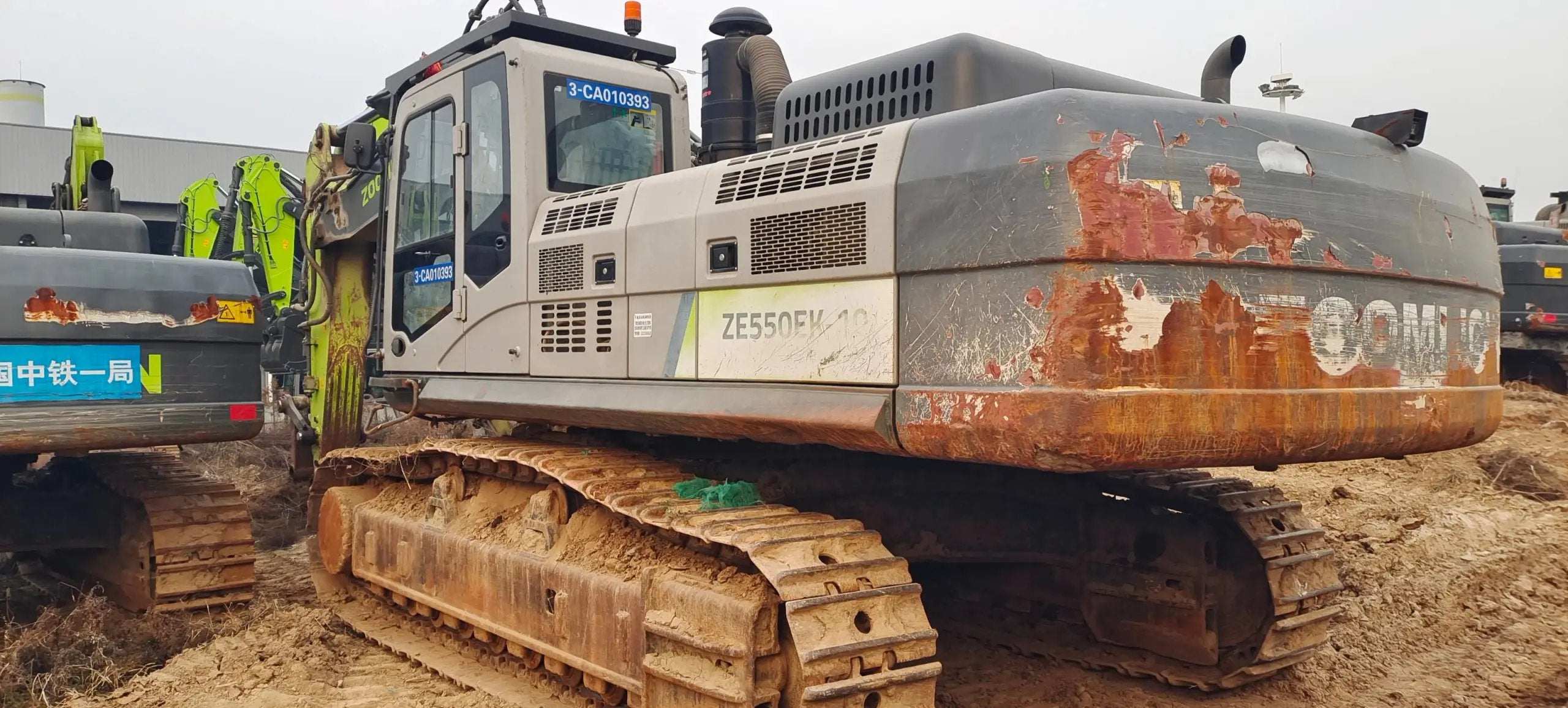 ZE550EK-10-1176 | Built May 2021 | 4,257 hrs | Parked in Weinan — No bucket assembly