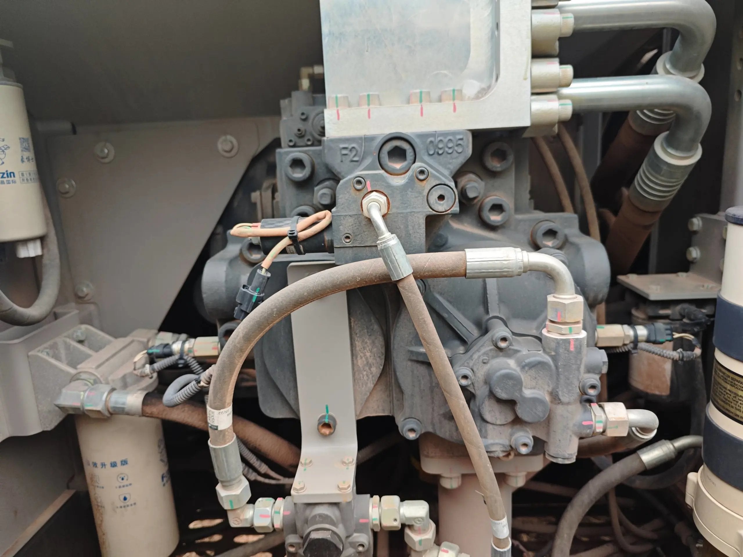 ZE550EK-10-1176 | Built May 2021 | 4,257 hrs | Parked in Weinan — No bucket assembly