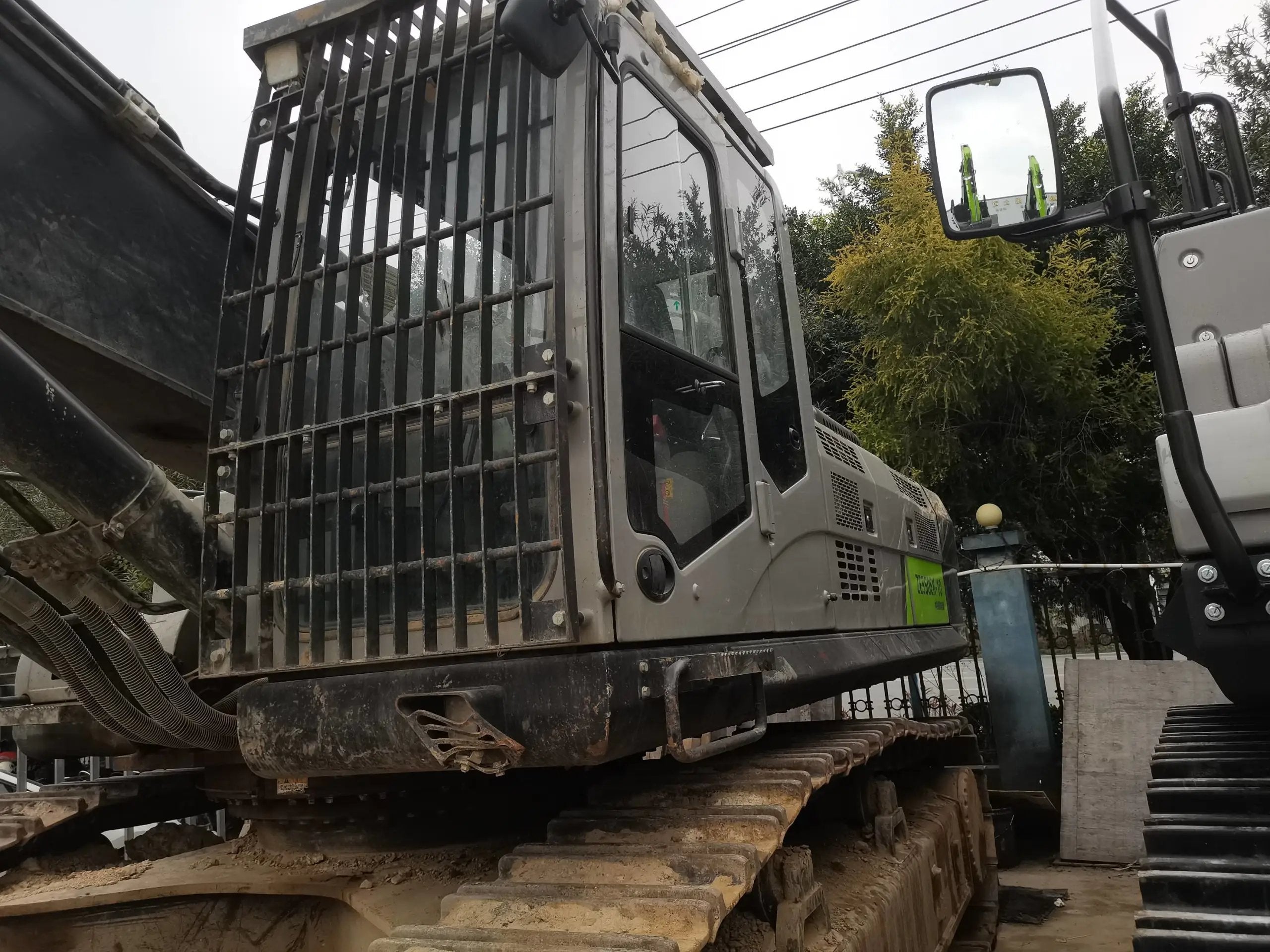 ZE550EK-10-1119 | Built 2021 | 2,228 hrs | Parked in Huizhou, Guangdong — Fitted with bucket assembly