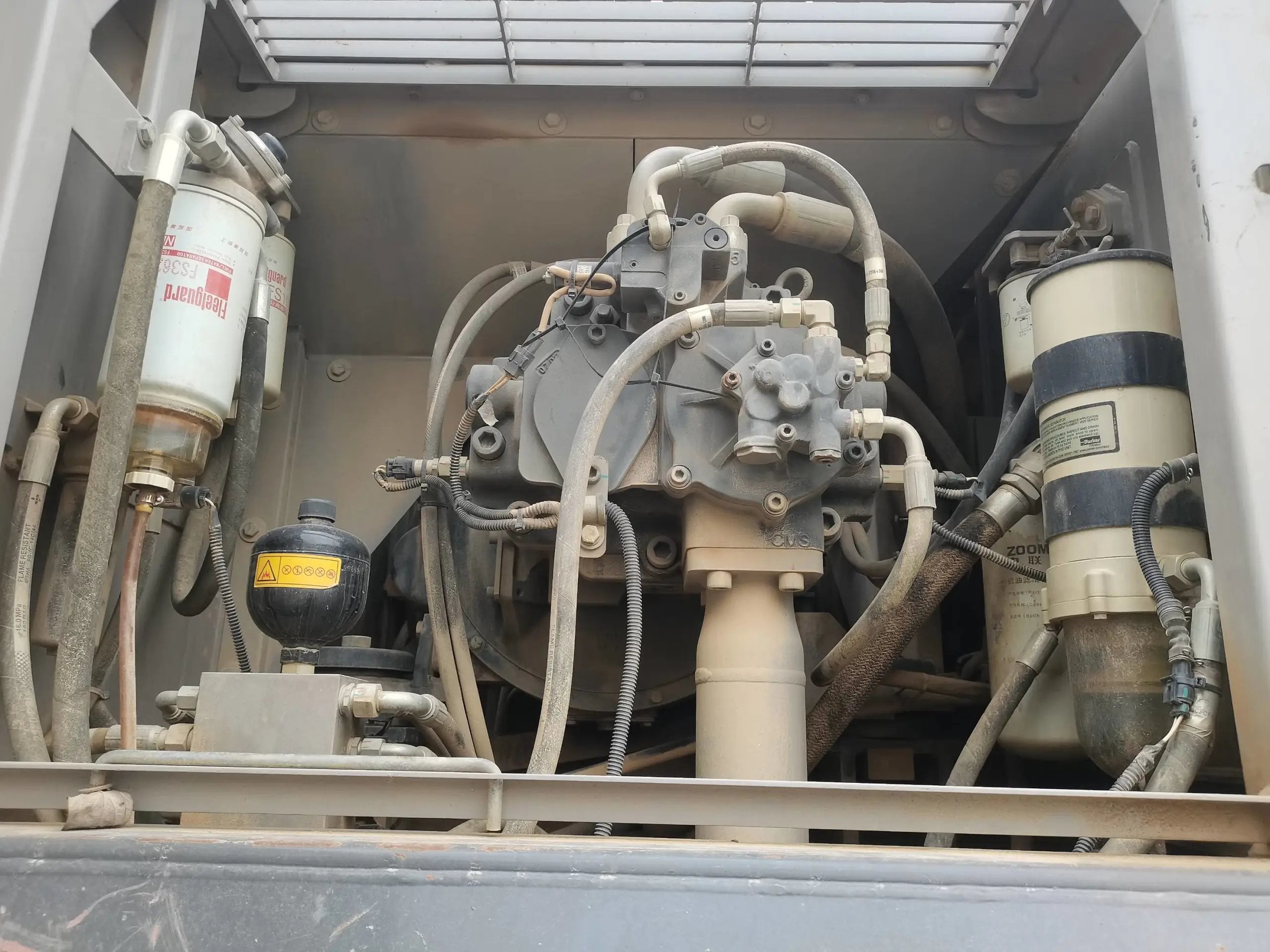 ZE550EK-10-1119 | Built 2021 | 2,228 hrs | Parked in Huizhou, Guangdong — Fitted with bucket assembly