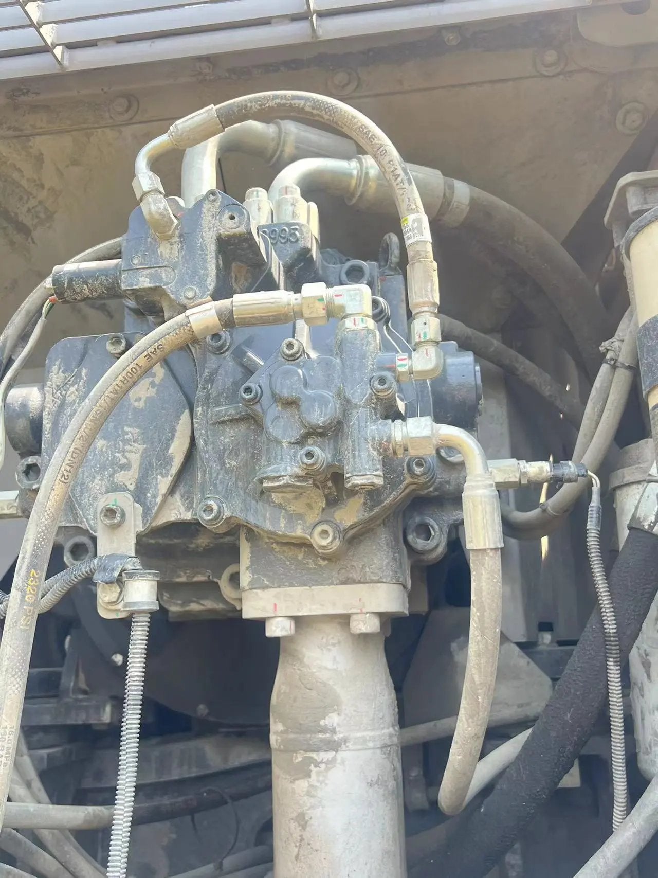 Zoomlion ZE550EK‑10‑1050 — 2021 | 5,085 hrs | Parked in Siping, Jilin | Includes bucket assembly