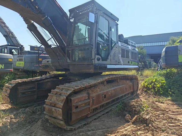 ZE500GK‑5001 | Manufactured Feb 2022 | 1,526 hrs | Parked in Weinan — fitted with digging bucket