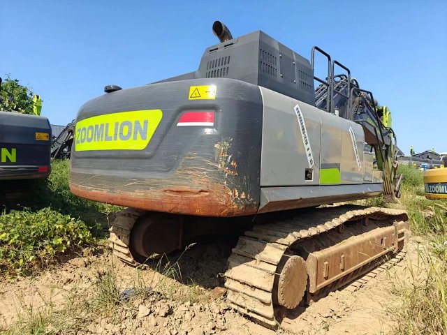 ZE500GK‑5001 | Manufactured Feb 2022 | 1,526 hrs | Parked in Weinan — fitted with digging bucket