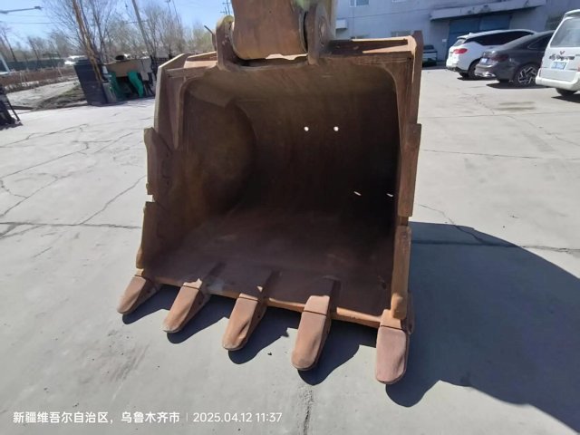 ZE500GK‑3030 | 2023 | 705 h | Urumqi — Standard digging bucket