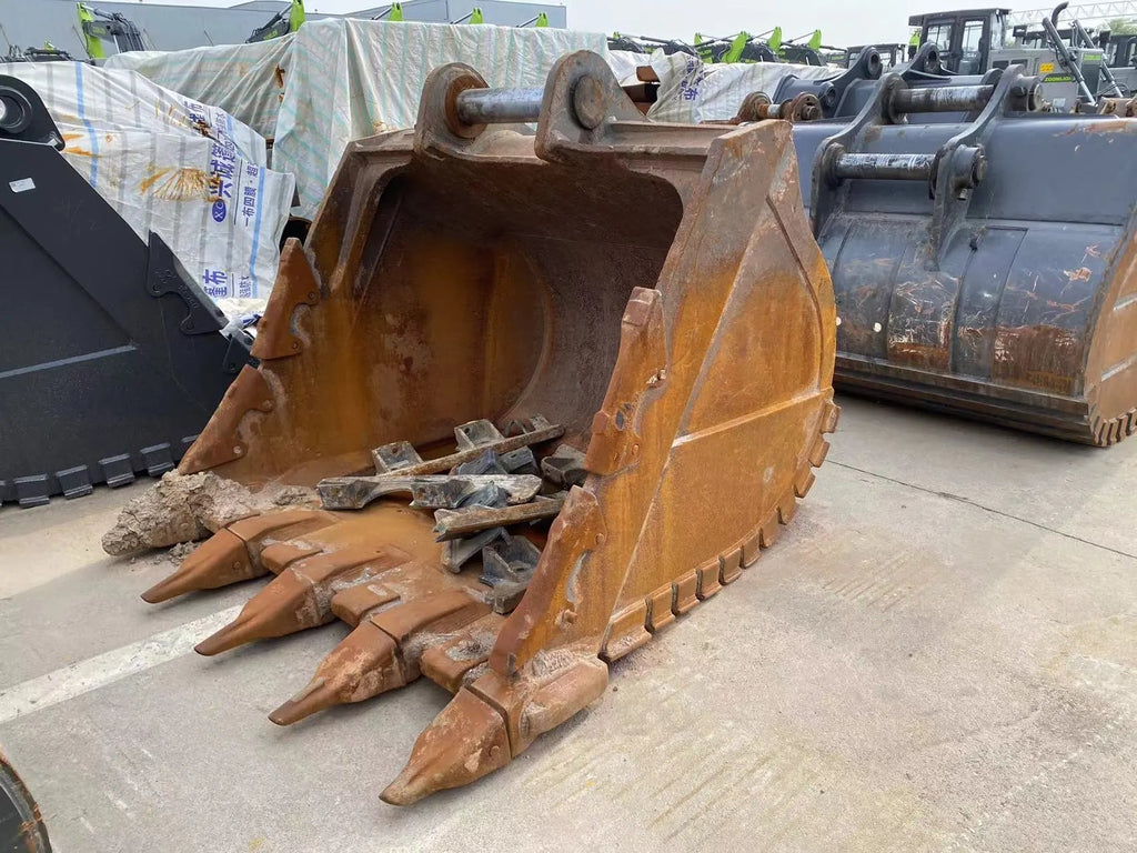 ZE550EK‑10‑1043 | 2022 build | 1,253 hrs | Parked in Weinan — equipped with bucket