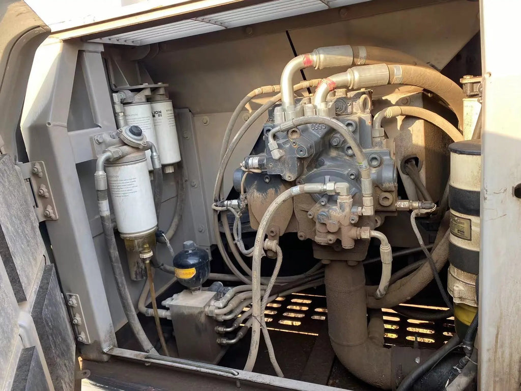 ZE550EK‑10‑1043 | 2022 build | 1,253 hrs | Parked in Weinan — equipped with bucket