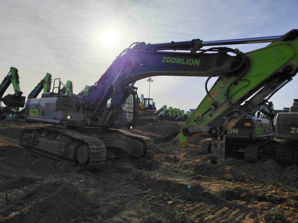 ZE550EK-10-1183 | Built: July 2021 | Hours: 4,341 hrs | Stored: Weinan, Shaanxi | Attachment: Aidi 200 hydraulic breaker