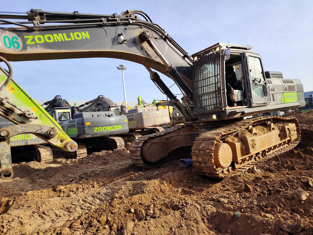 ZE550EK-10-1183 | Built: July 2021 | Hours: 4,341 hrs | Stored: Weinan, Shaanxi | Attachment: Aidi 200 hydraulic breaker