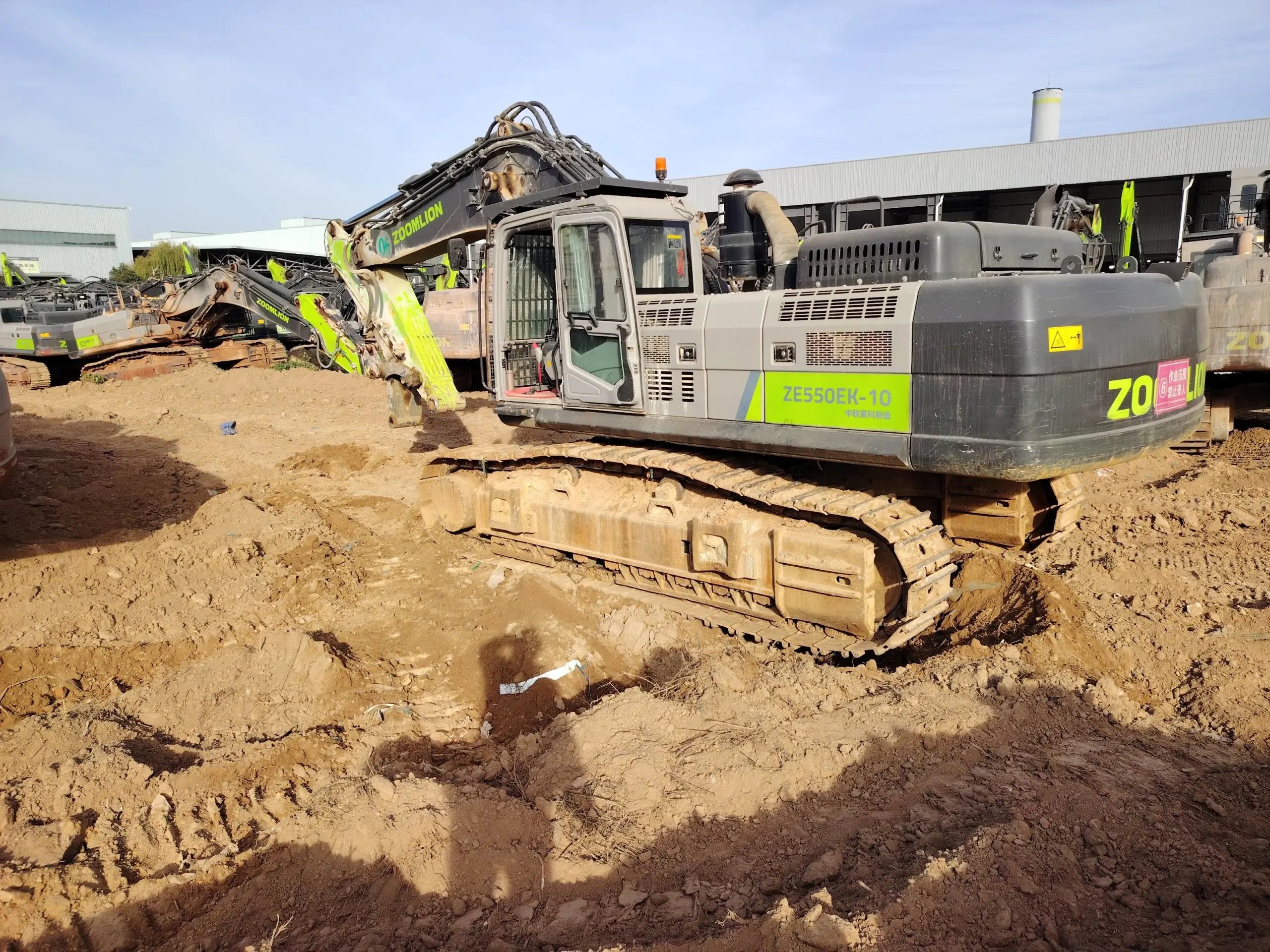 ZE550EK-10-1183 | Built: July 2021 | Hours: 4,341 hrs | Stored: Weinan, Shaanxi | Attachment: Aidi 200 hydraulic breaker