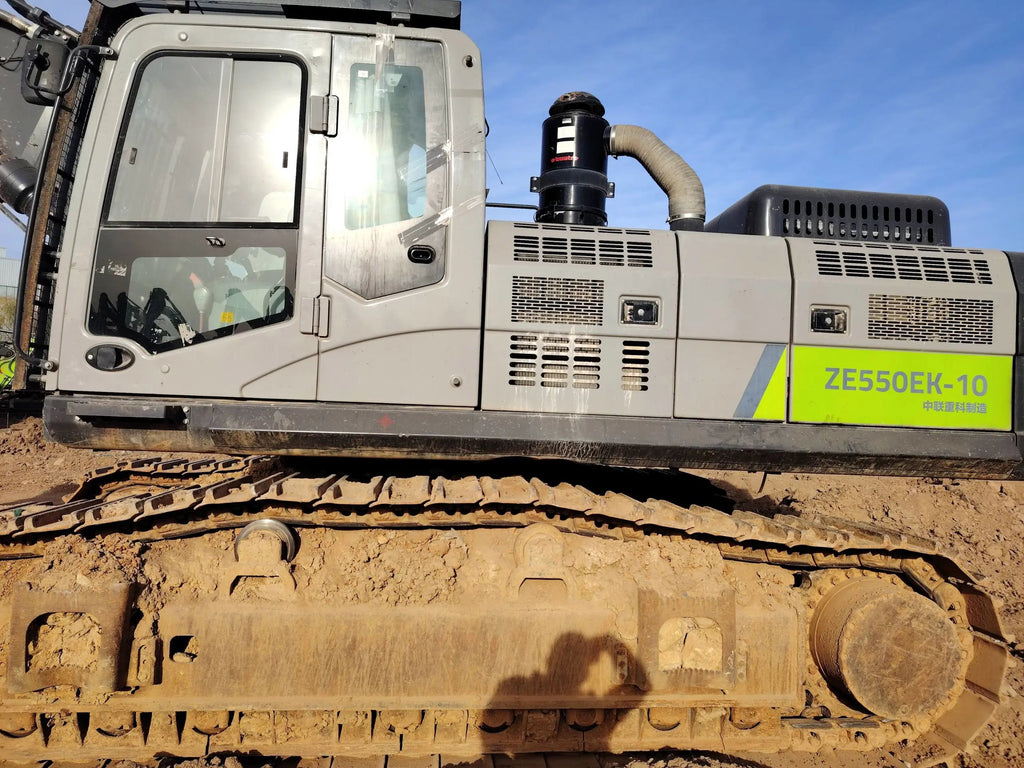ZE550EK-10-1183 | Built: July 2021 | Hours: 4,341 hrs | Stored: Weinan, Shaanxi | Attachment: Aidi 200 hydraulic breaker