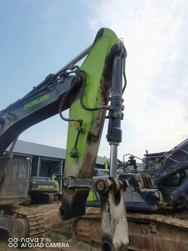 ZE550EK‑10‑1270 | 2021 | 752 h | Weinan Park — DEK200 hydraulic breaker