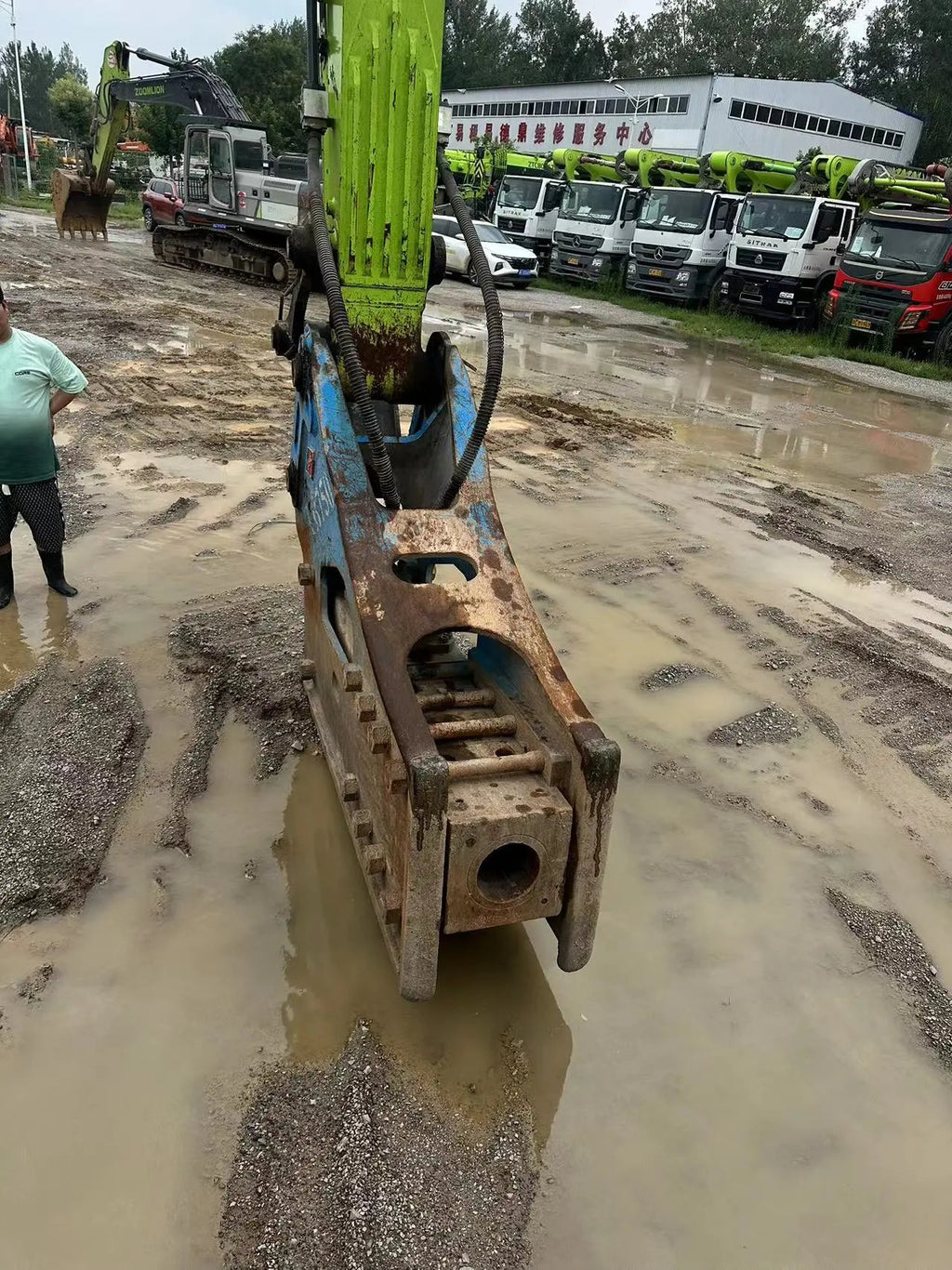 ZE550EK-10-1204 | Built: 2022 | Hours: 1,030 hrs | Location: Baoding (Xushui), Hebei | Attachment: Tianke 200 hydraulic breaker