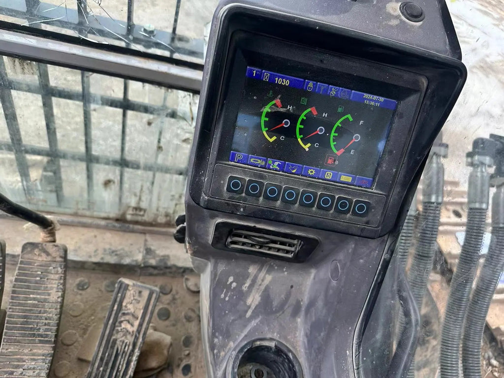 ZE550EK-10-1204 | Built: 2022 | Hours: 1,030 hrs | Location: Baoding (Xushui), Hebei | Attachment: Tianke 200 hydraulic breaker