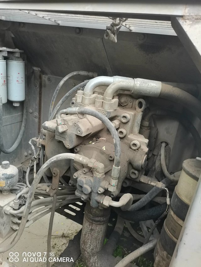 ZE550EK‑10‑1020 | 2020 | 9,464 h | Weinan — Belit 200 breaker + bucket
