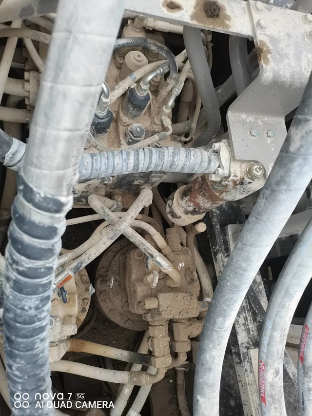 ZE550EK‑10‑1020 | 2020 | 9,464 h | Weinan — Belit 200 breaker + bucket