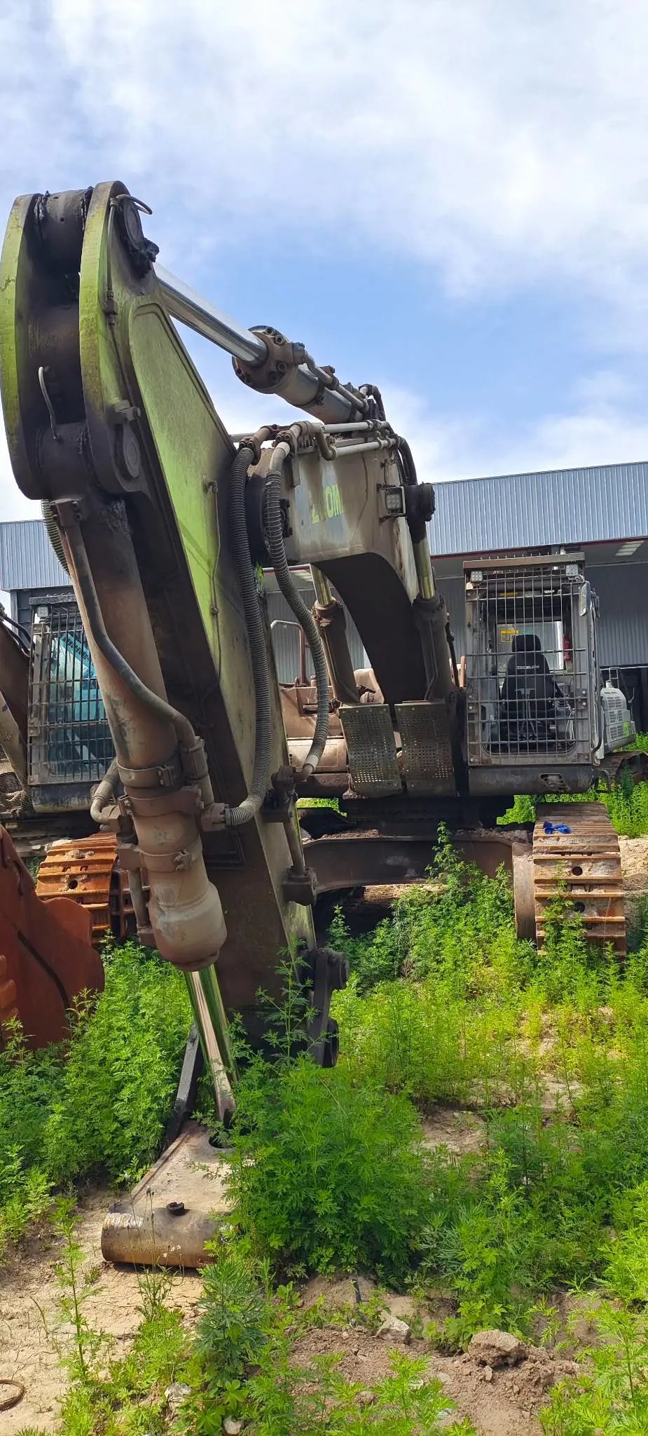 Zoomlion ZE550EK‑10‑1045 — 2020 | 3,984 hrs | Parked in Weinan | Includes Aidi 200 hydraulic breaker + bucket