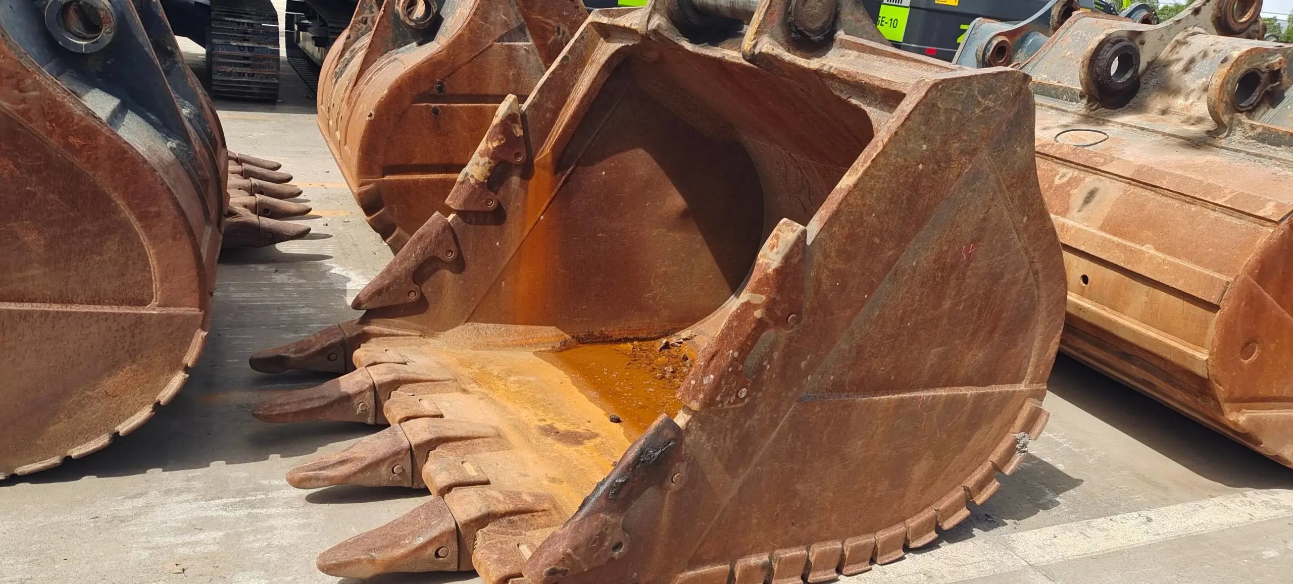 Zoomlion ZE550EK‑10‑1045 — 2020 | 3,984 hrs | Parked in Weinan | Includes Aidi 200 hydraulic breaker + bucket
