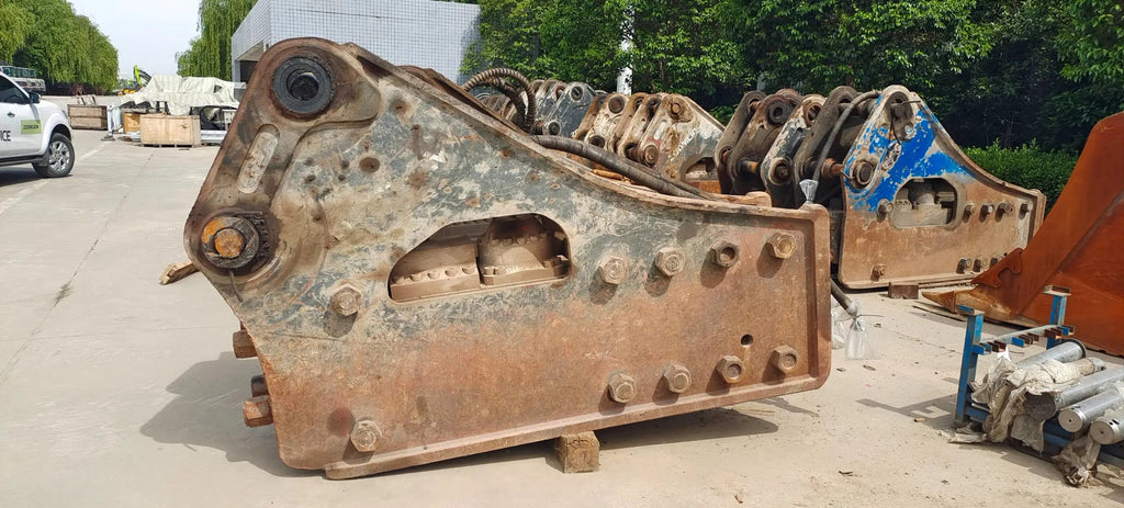 Zoomlion ZE550EK‑10‑1045 — 2020 | 3,984 hrs | Parked in Weinan | Includes Aidi 200 hydraulic breaker + bucket