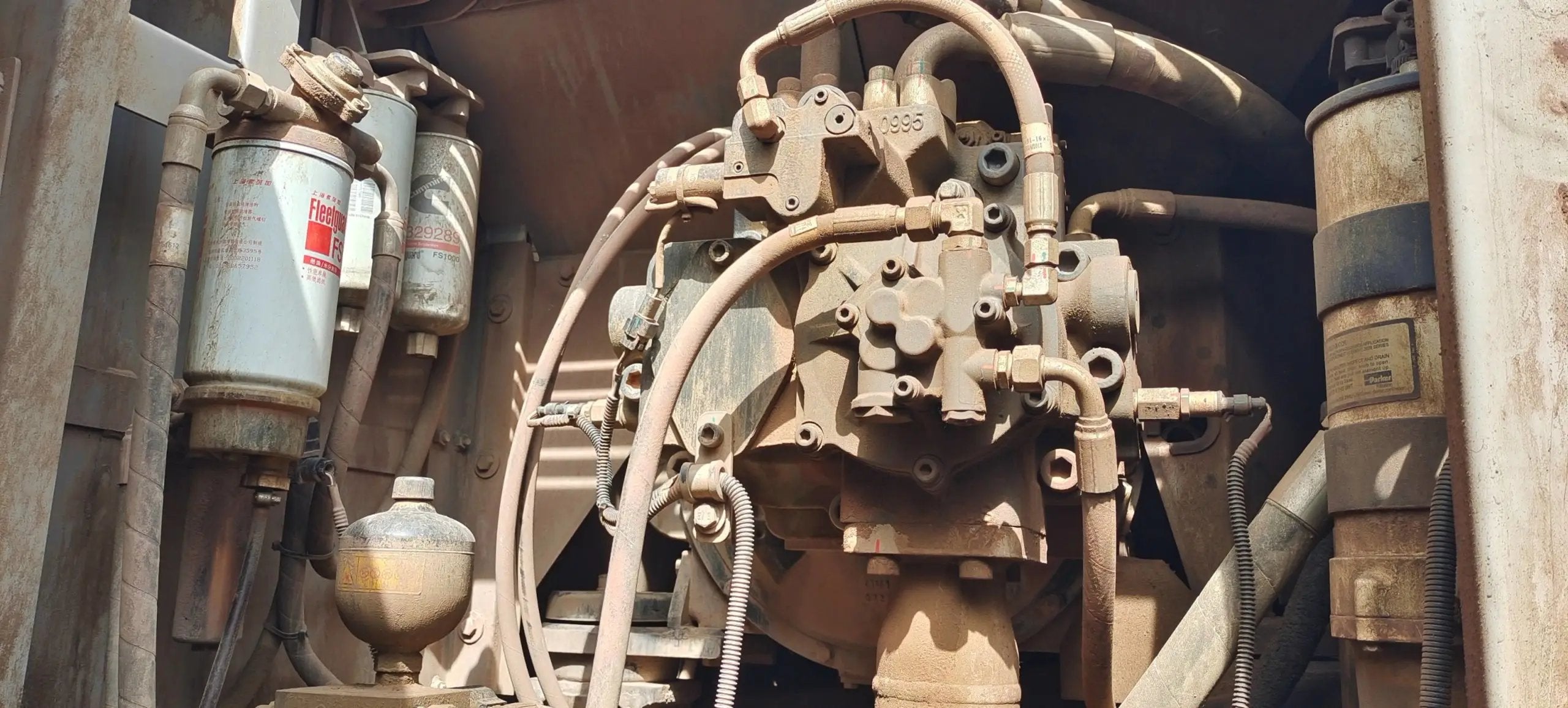 Zoomlion ZE550EK‑10‑1045 — 2020 | 3,984 hrs | Parked in Weinan | Includes Aidi 200 hydraulic breaker + bucket