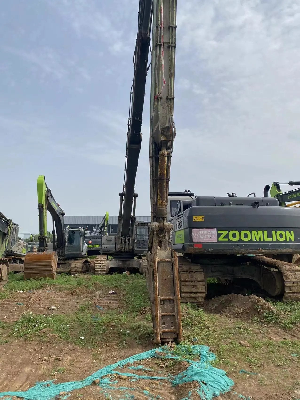 ZE550EK-10-1156 | Built 2021 | 719 hrs | Parked in Weinan — Extended boom + Aidi 135 hydraulic breaker