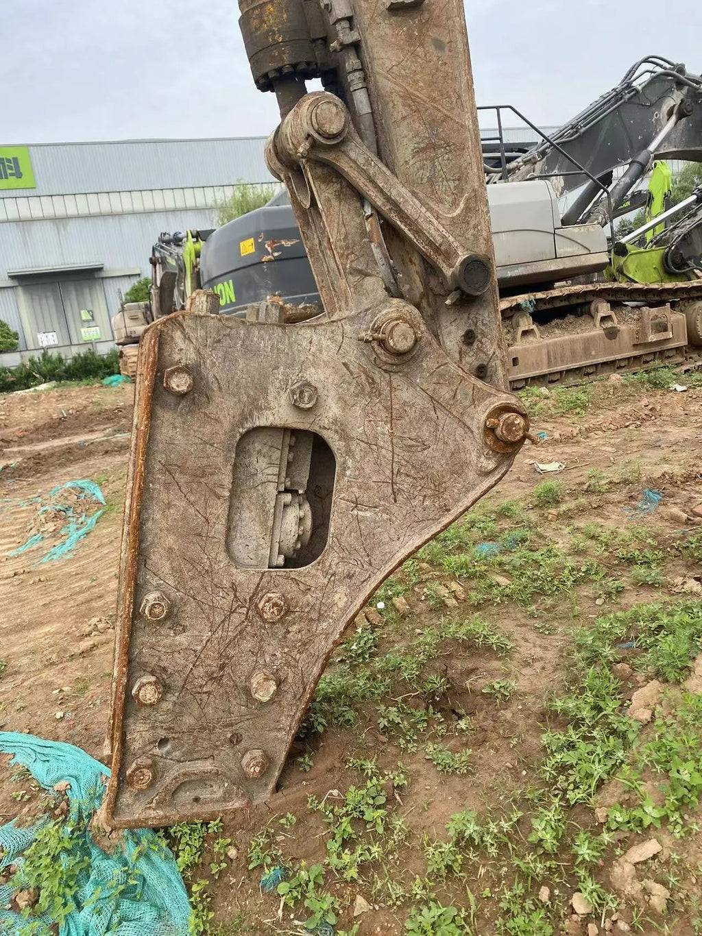 ZE550EK-10-1156 | Built 2021 | 719 hrs | Parked in Weinan — Extended boom + Aidi 135 hydraulic breaker