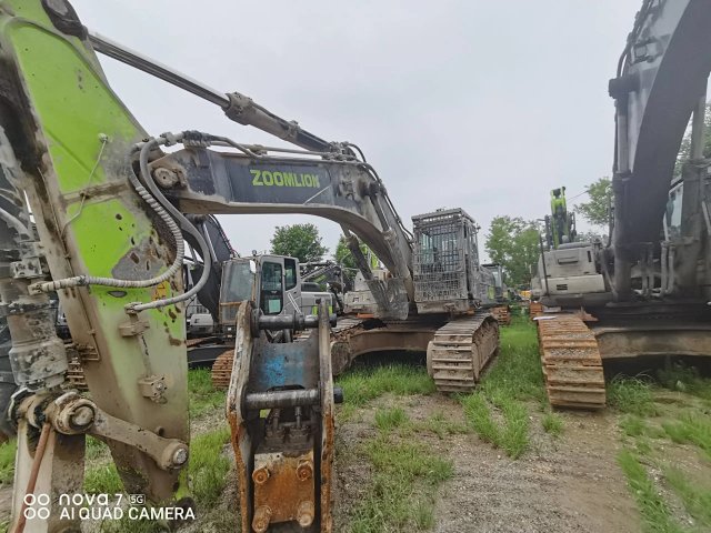 ZE550EK‑10‑1041 | 2021 | 9,591 h | Weinan — Belit (贝利特) 200 hydraulic breaker fitted
