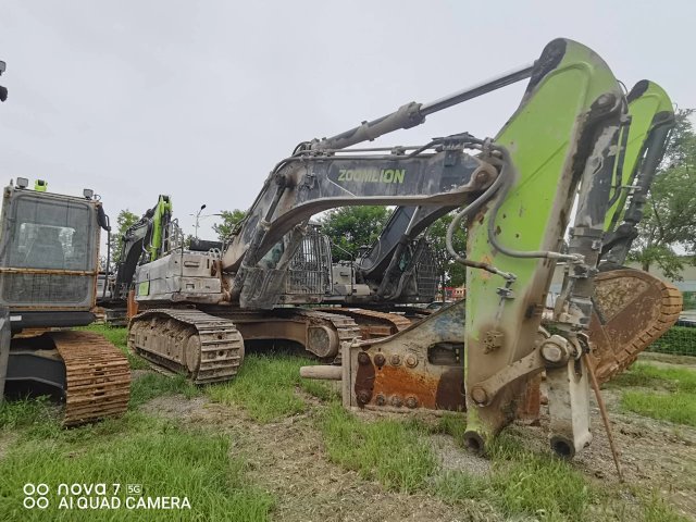 ZE550EK‑10‑1041 | 2021 | 9,591 h | Weinan — Belit (贝利特) 200 hydraulic breaker fitted
