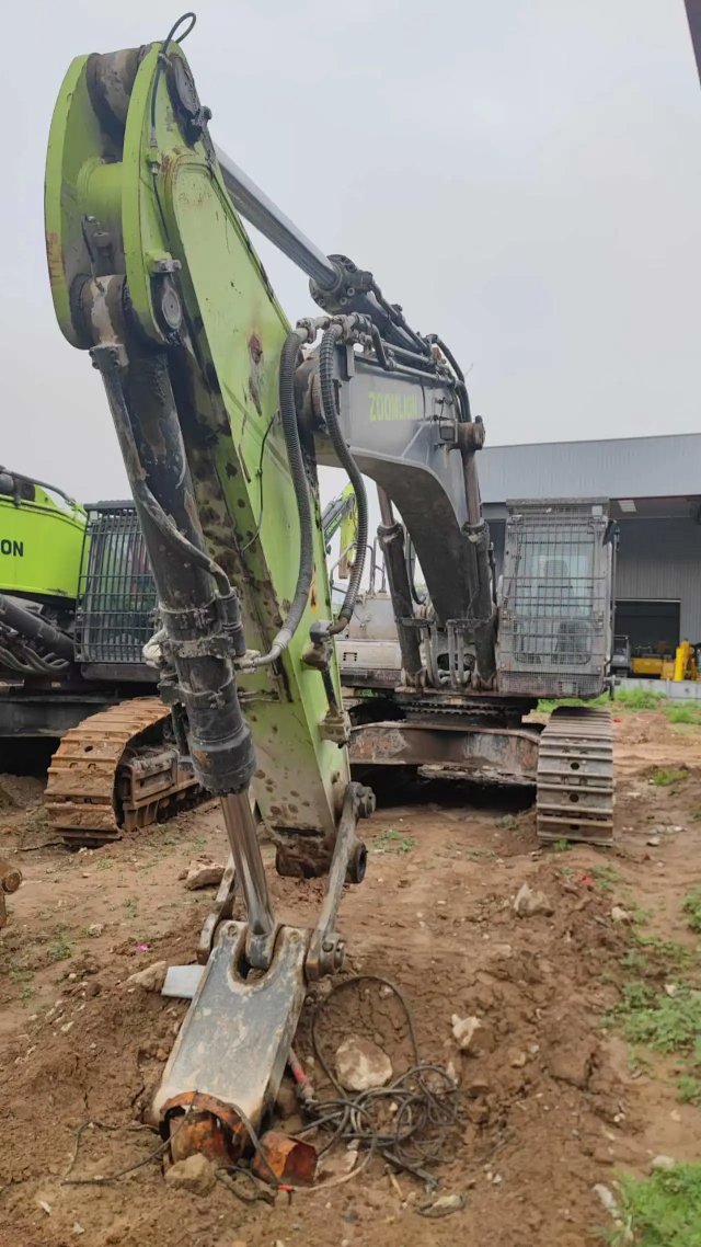 ZE550EK‑10‑1096 | Feb 2021 | 4,470 h | Weinan — Aidi 200 hydraulic breaker