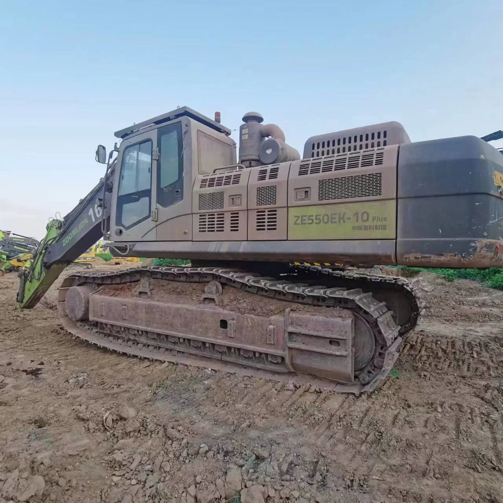 ZE550EK-10‑5044 | Manufacture: 2021 | 4,467 hrs | Parked in Weinan — fitted with bucket