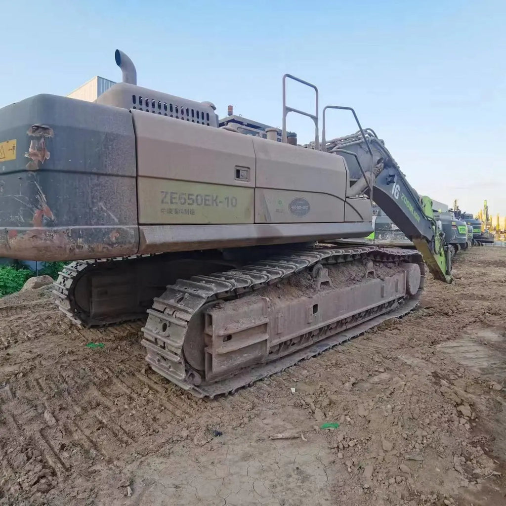 ZE550EK-10‑5044 | Manufacture: 2021 | 4,467 hrs | Parked in Weinan — fitted with bucket