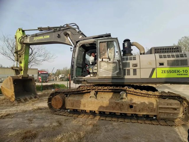 ZE550EK-10-1141 | Built Mar 2021 | 3 hrs | Parked in Weinan (site 436) — Fitted with bucket assembly