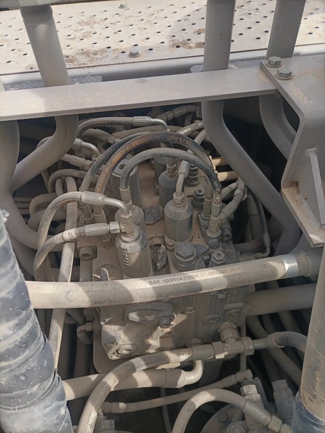 ZE550EK-10-1141 | Built Mar 2021 | 3 hrs | Parked in Weinan (site 436) — Fitted with bucket assembly