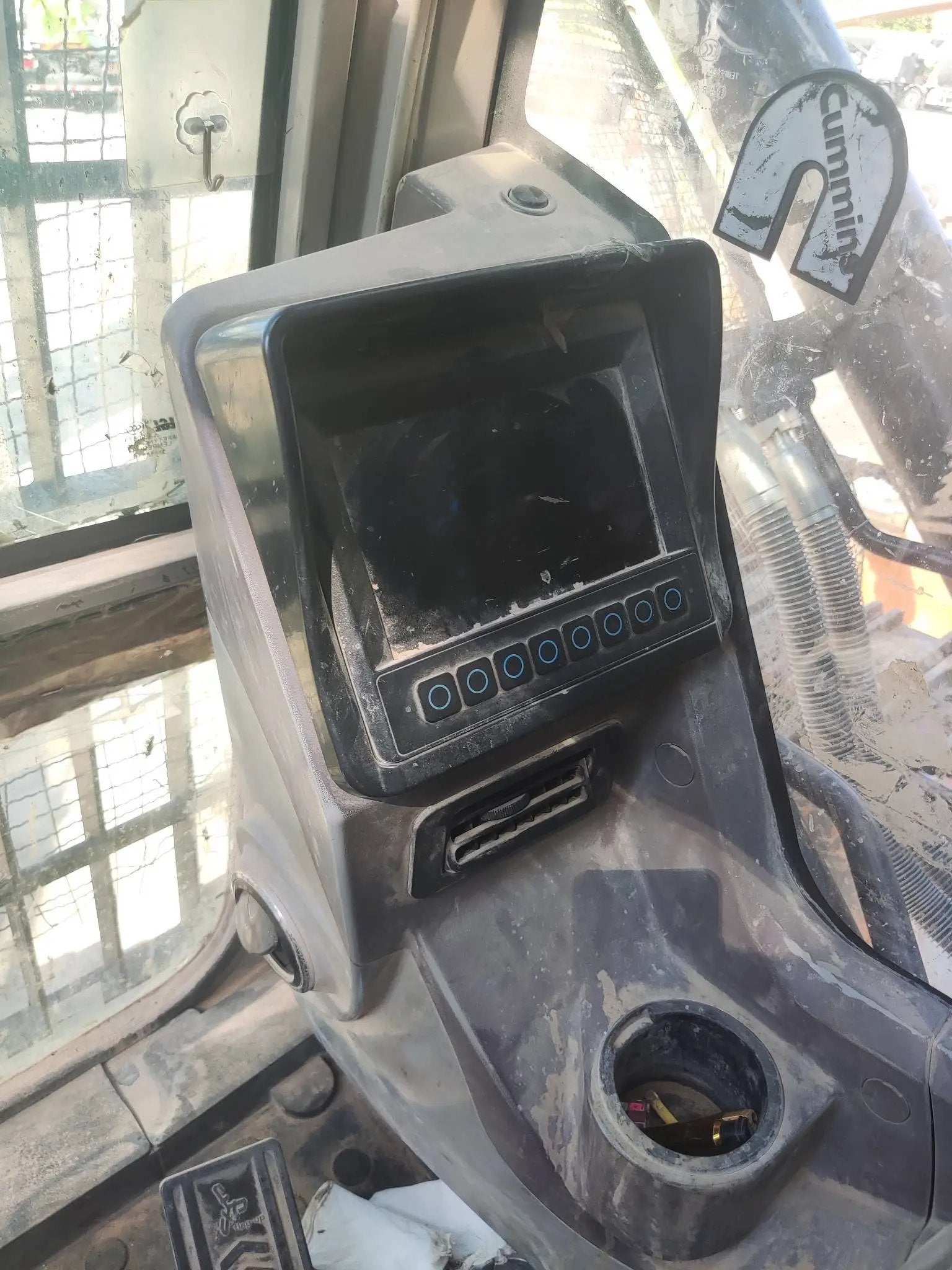 ZE550EK-10‑1251 | 2021-10 | 4,080 h | Located: Xi’an | Note: no bucket assembly