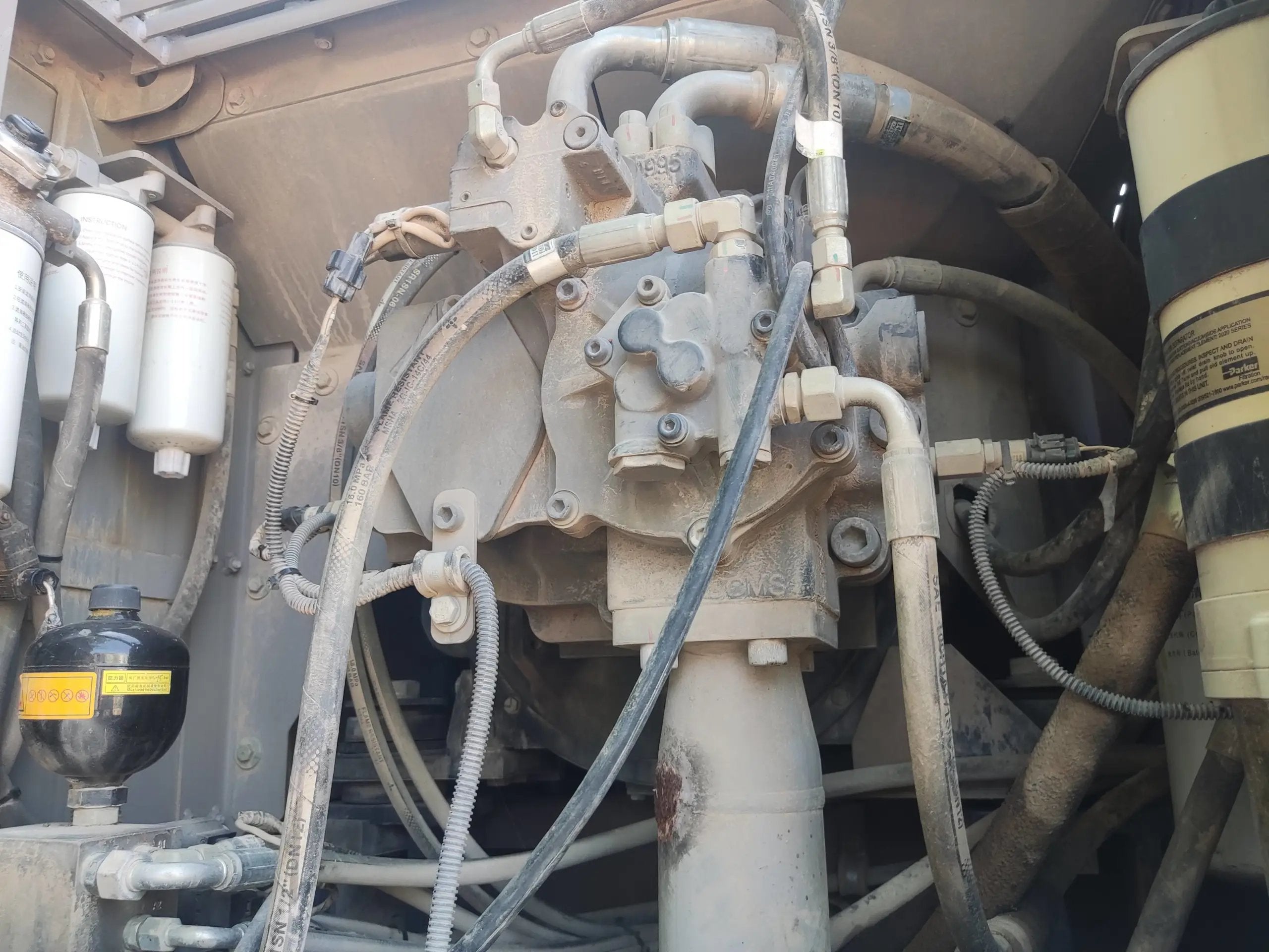 ZE550EK-10‑1251 | 2021-10 | 4,080 h | Located: Xi’an | Note: no bucket assembly