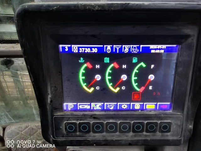 ZE550EK-10-1110 | Built Mar 2021 | 3,731 hrs | Parked Weinan — Fitted with Tianke 200 hydraulic breaker