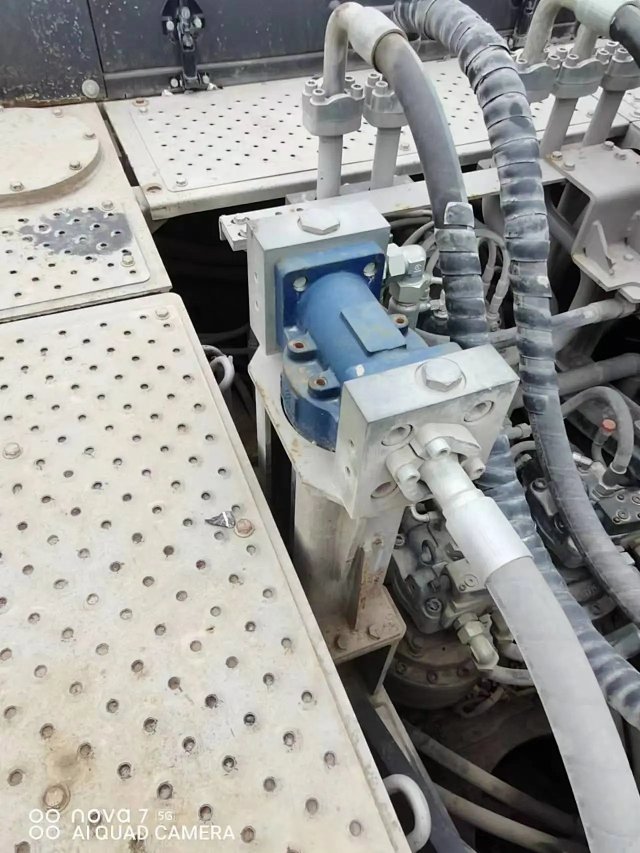 ZE550EK-10-1110 | Built Mar 2021 | 3,731 hrs | Parked Weinan — Fitted with Tianke 200 hydraulic breaker